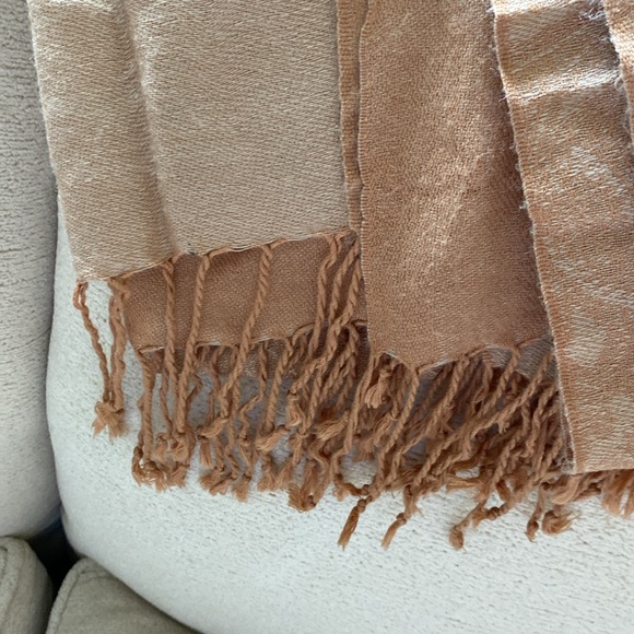 Two pashmina scarves. Lovely to the touch. - Picture 2 of 6